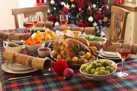 Christmas Top Tips - dinner table with christmas dinner