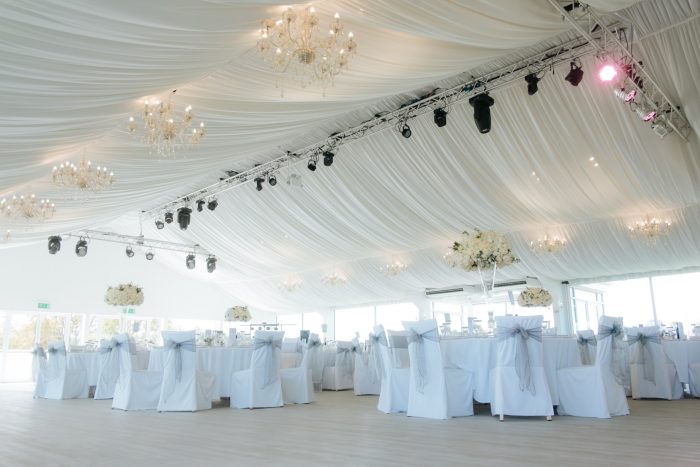 corporate events, galas and away days A spacious open-plan venue featuring natural lighting, a 360-degree pitch view, natural décor, and state-of-the-art lighting. Ideal for large corporate events, gala dinners, and team away days.